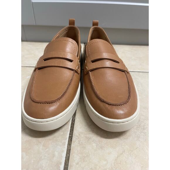 Vionic Women's Uptown loafer shoe slip-on camel leather size 11 preppy casual - Picture 3 of 8